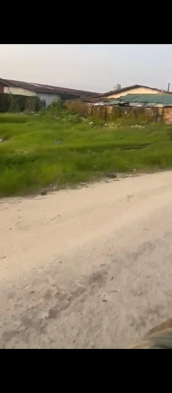 Land for Sale in Prince street Along pipe lines road opposite Jehovah witness 📍, Delta