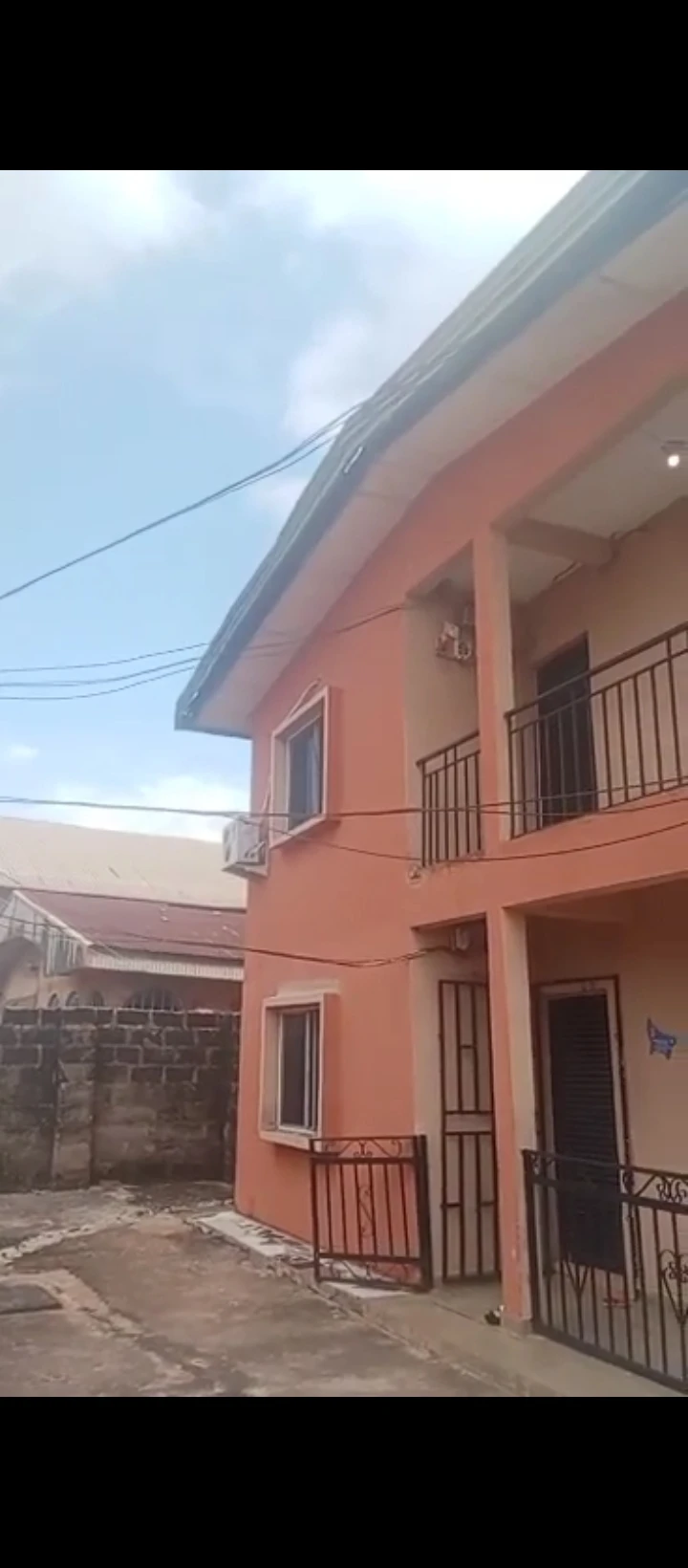 4 Bedroom Flat for Sale in Off Dumez road off SAPELE road, Edo