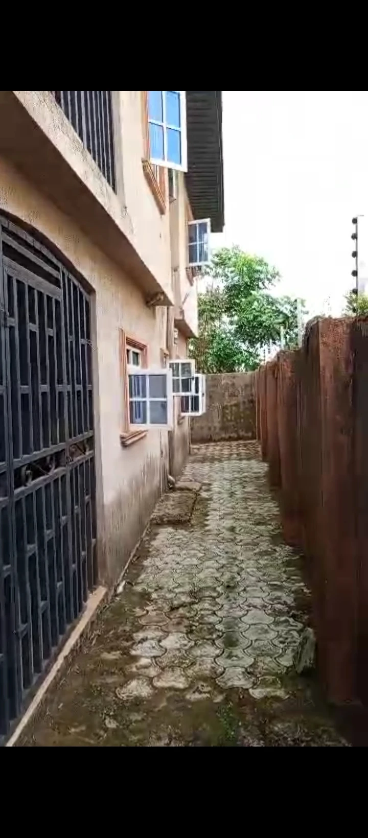 3 Bedroom Flat for Sale in Ogunmwenyi Ugbor, Edo cover picture