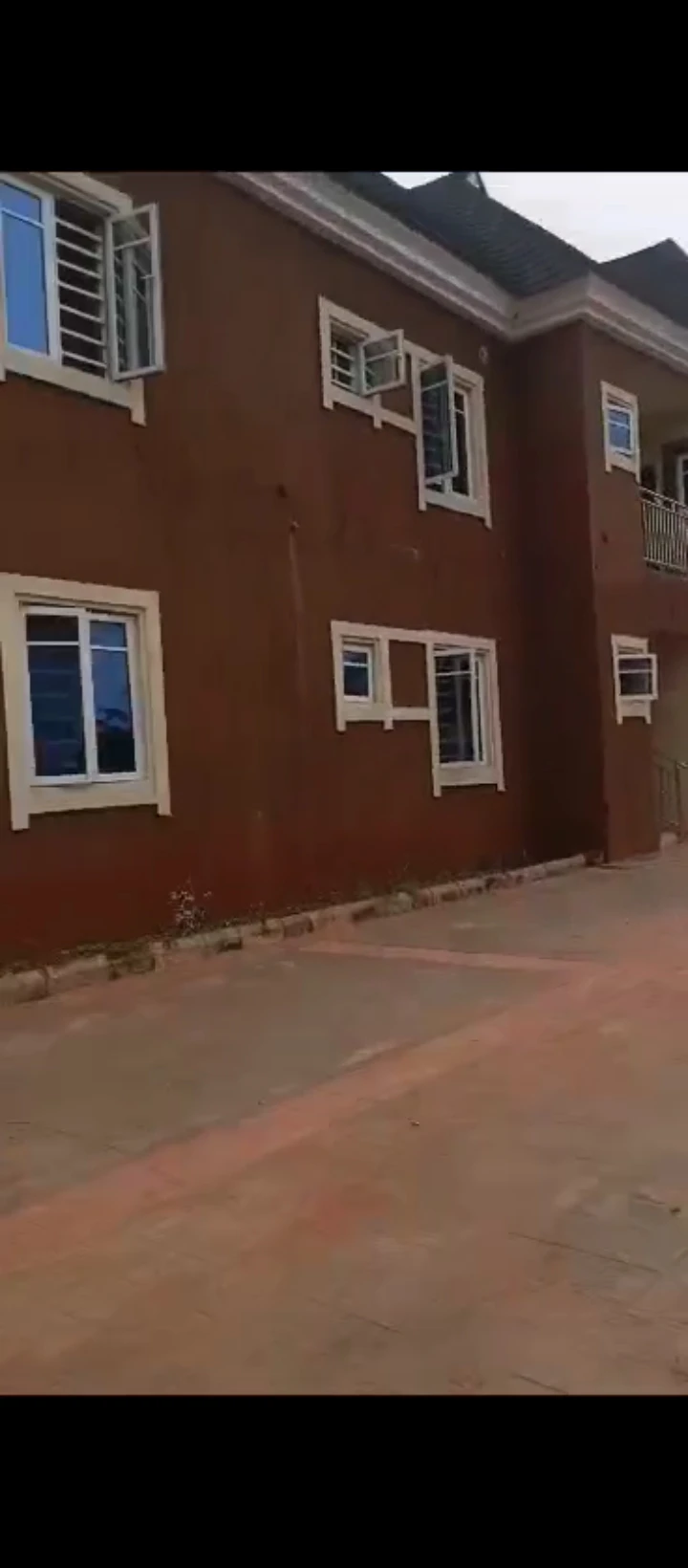 4 Bedroom Flat for Sale in Okorohmi, Edo cover picture