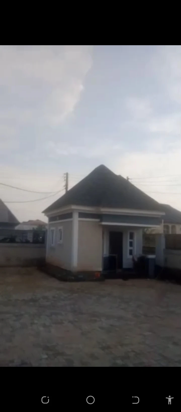 3 Bedroom Flat for Sale in Evhukhu off sapele road, Edo cover picture
