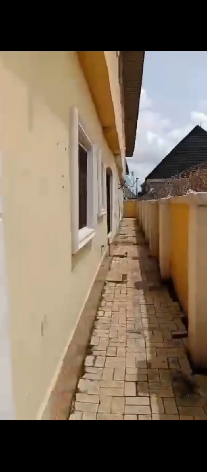 4 Bedroom Flat for Sale in Sapele road off winners church, Edo cover picture