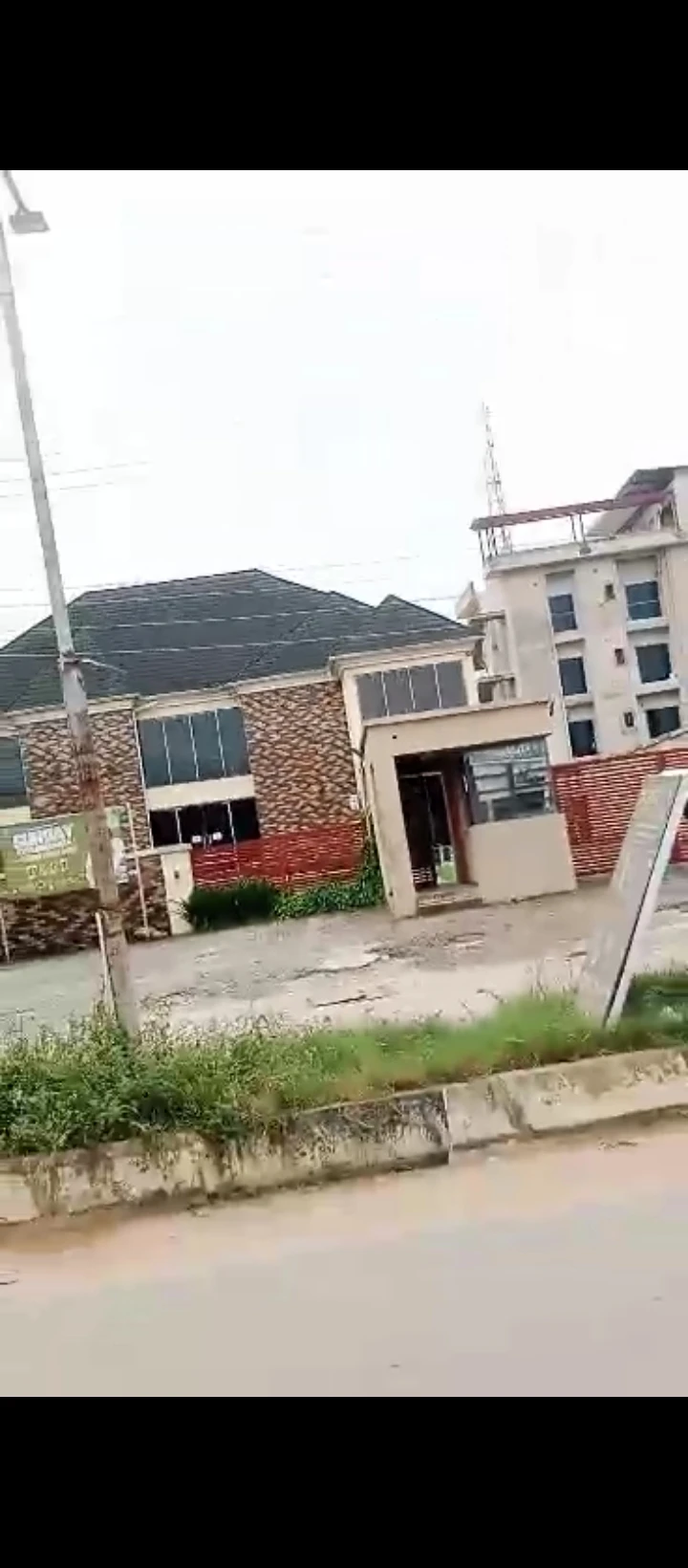 Hotel for Sale in Along Ugbor road, Edo cover picture