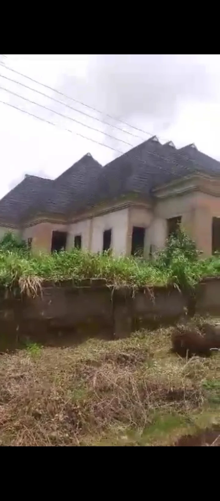 Uncompleted Building for Sale in behind Sazzy filling station At Ugbor Central BeninCity, Edo cover picture