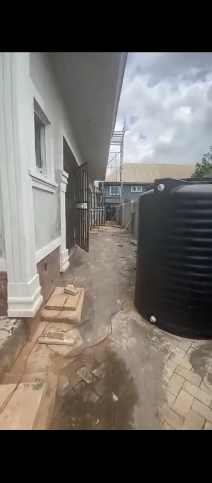 1 Bedroom Flat for Rent in Isihor, Edo cover picture