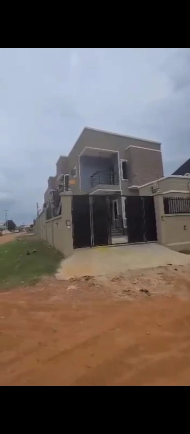 Duplex for Sale in Ugbor Central GRA, Edo cover picture