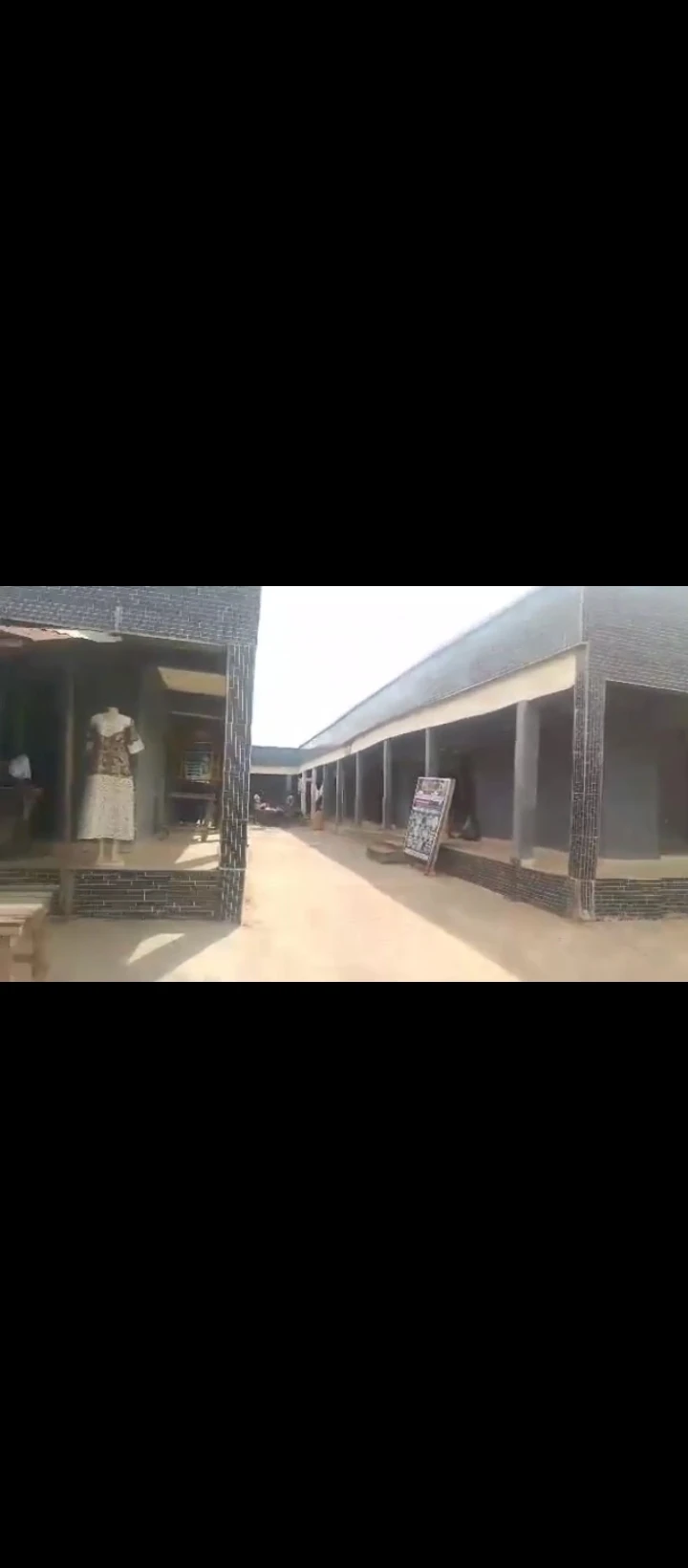 Store for Sale in along akara market tarred road At Eyaen Community  BeninCity, Edo cover picture