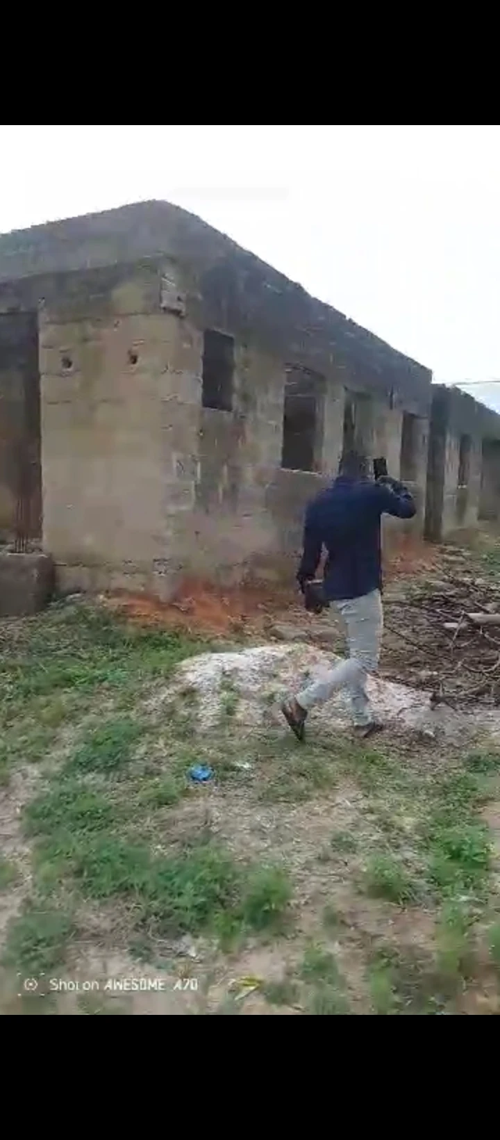 Uncompleted Building for Sale in close to Captain Osa farm sapele Rd by pass. Benin city, Edo cover picture