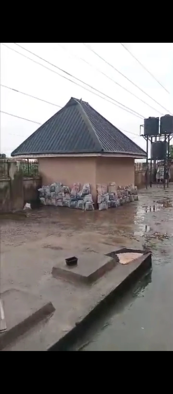 4 Bedroom Flat for Sale in PZ by sapele road, Edo cover picture