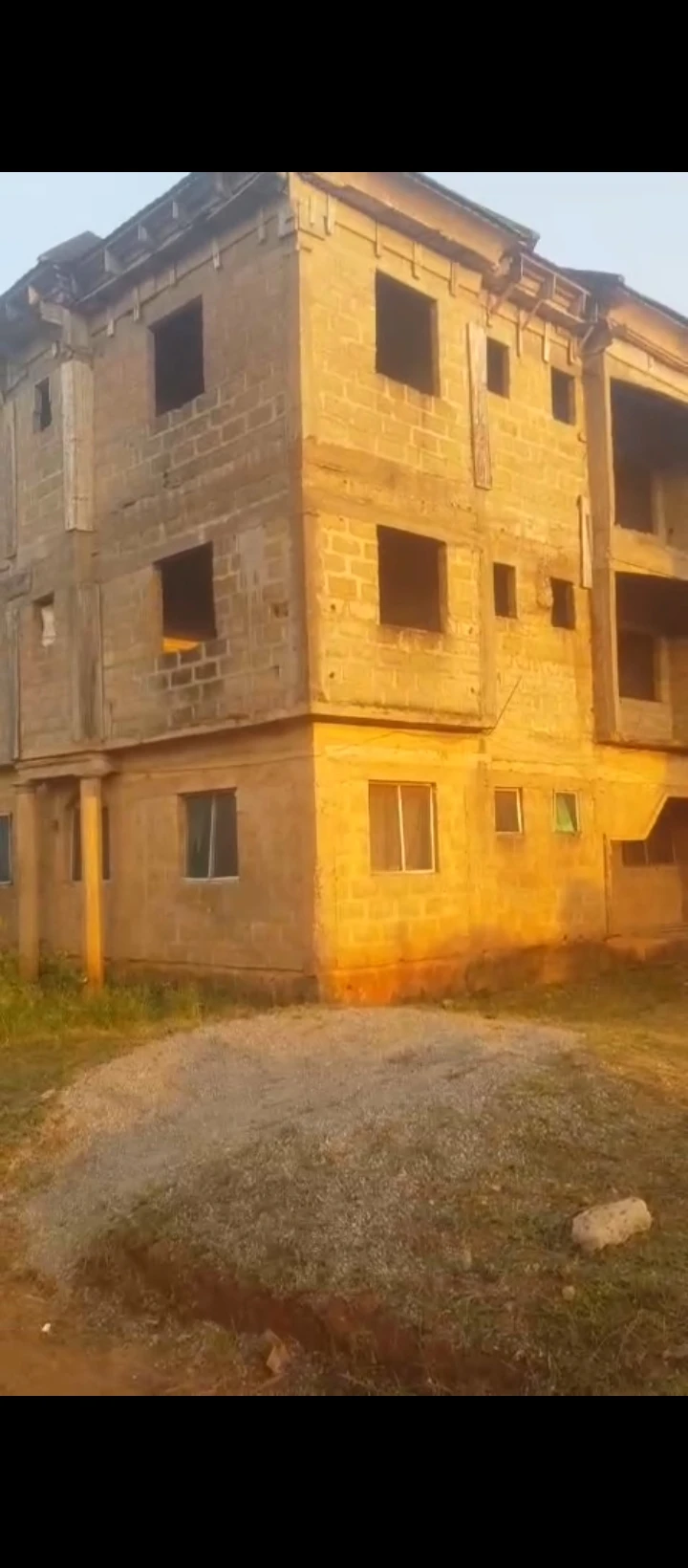 Mansion for Sale in Location:off igbinosa, irhirhi airport road Benin city.., Edo cover picture