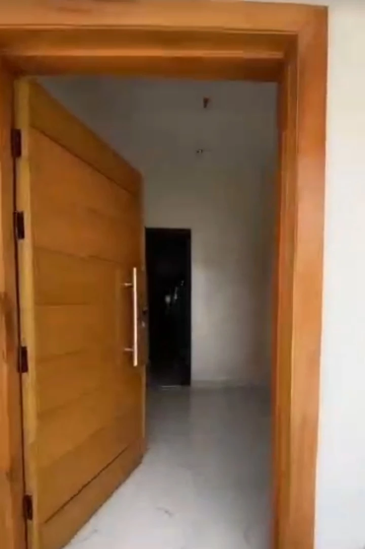 4 Bedroom Flat for Sale in Harmony Layout, Enugu - Image 2