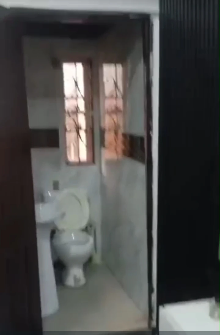 2 Bedroom Flat for Rent in Odili Road, Rivers - Image 2