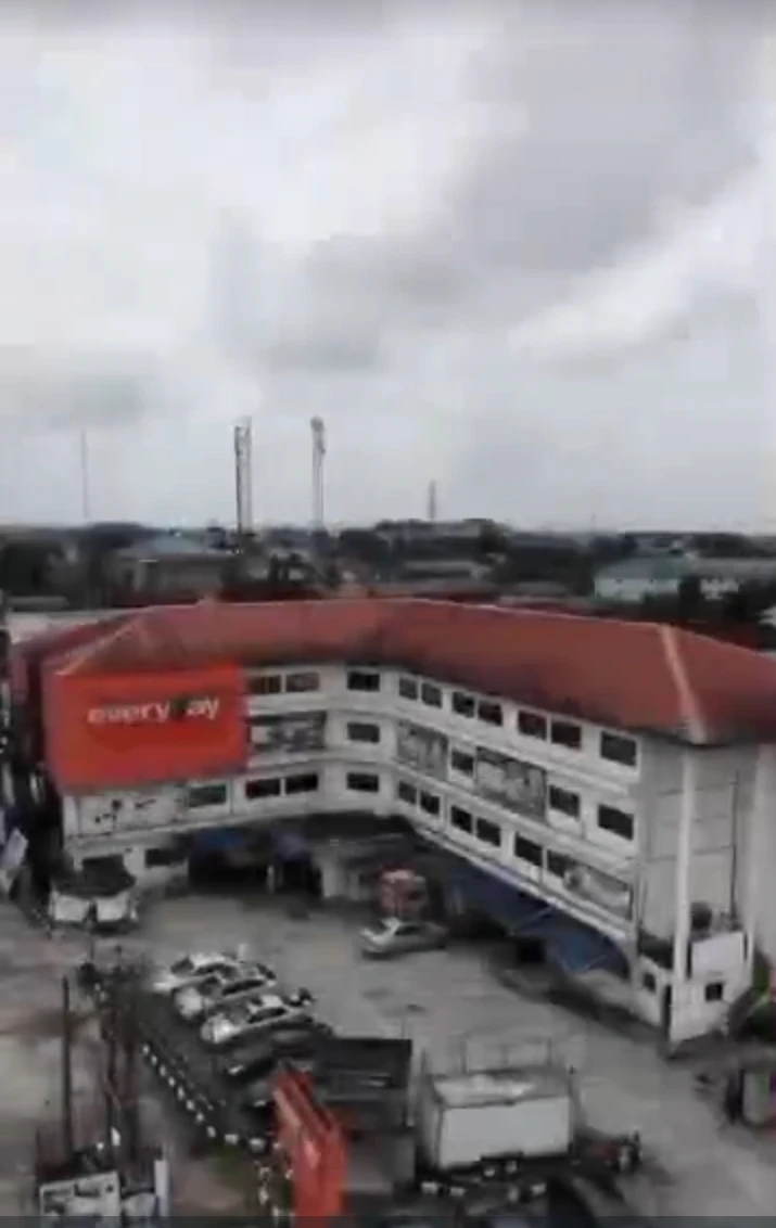 Plaza for Sale in By RUMUIBEKWE Juncti, Rivers - Image 1