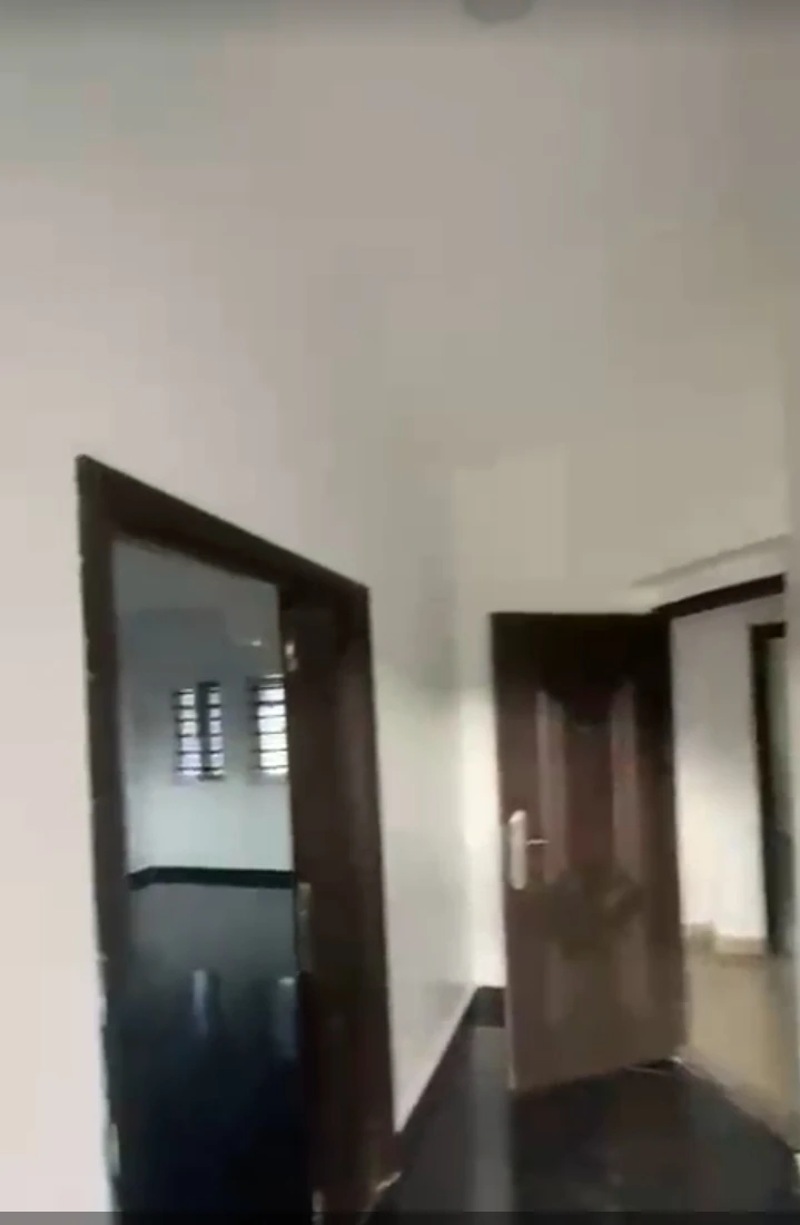 2 Bedroom Flat for Rent in Premier layout, Enugu - Image 2