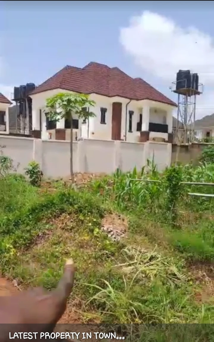Land for Sale in THINKERS CORNER, Enugu - Image 1