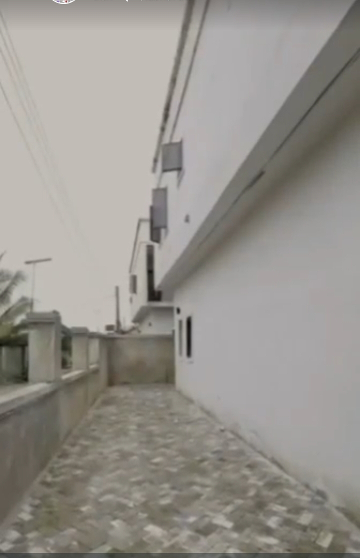 Duplex for Sale in OSUBI, Delta - Image 4