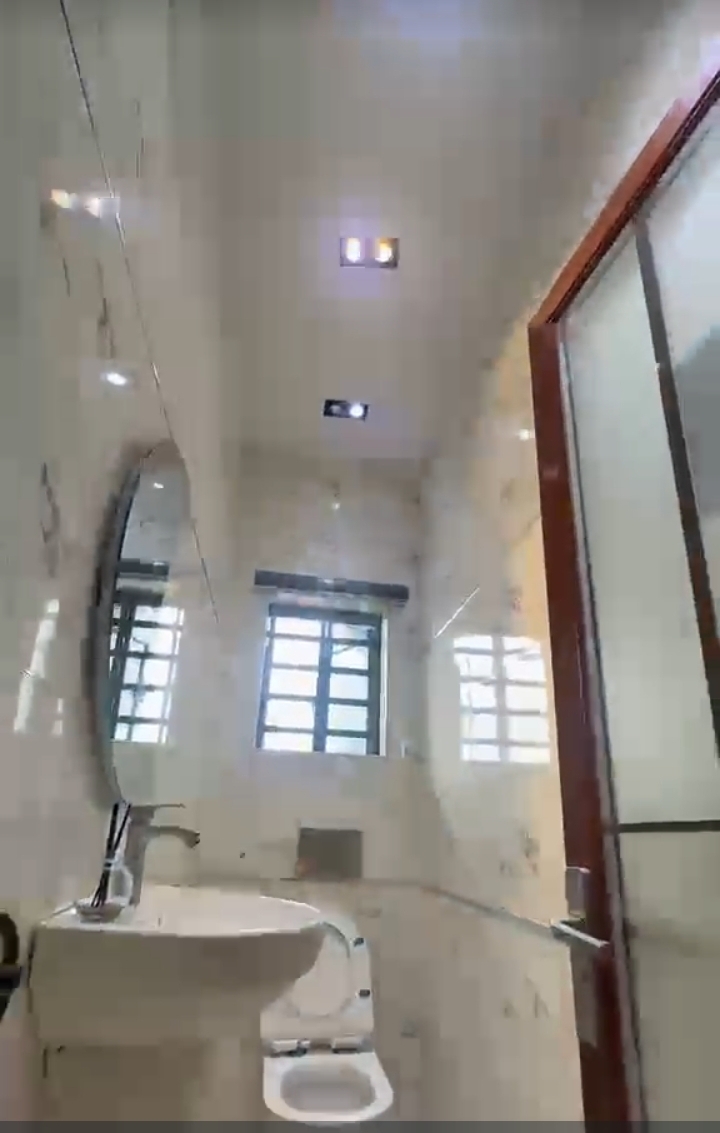 2 Bedroom Flat for Sale in New GRA, Rivers - Image 3