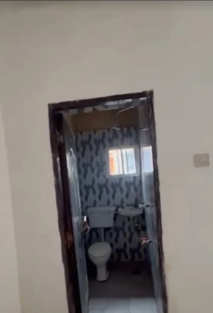 SelfContain for Sale in Independence Layout, Enugu - Image 1