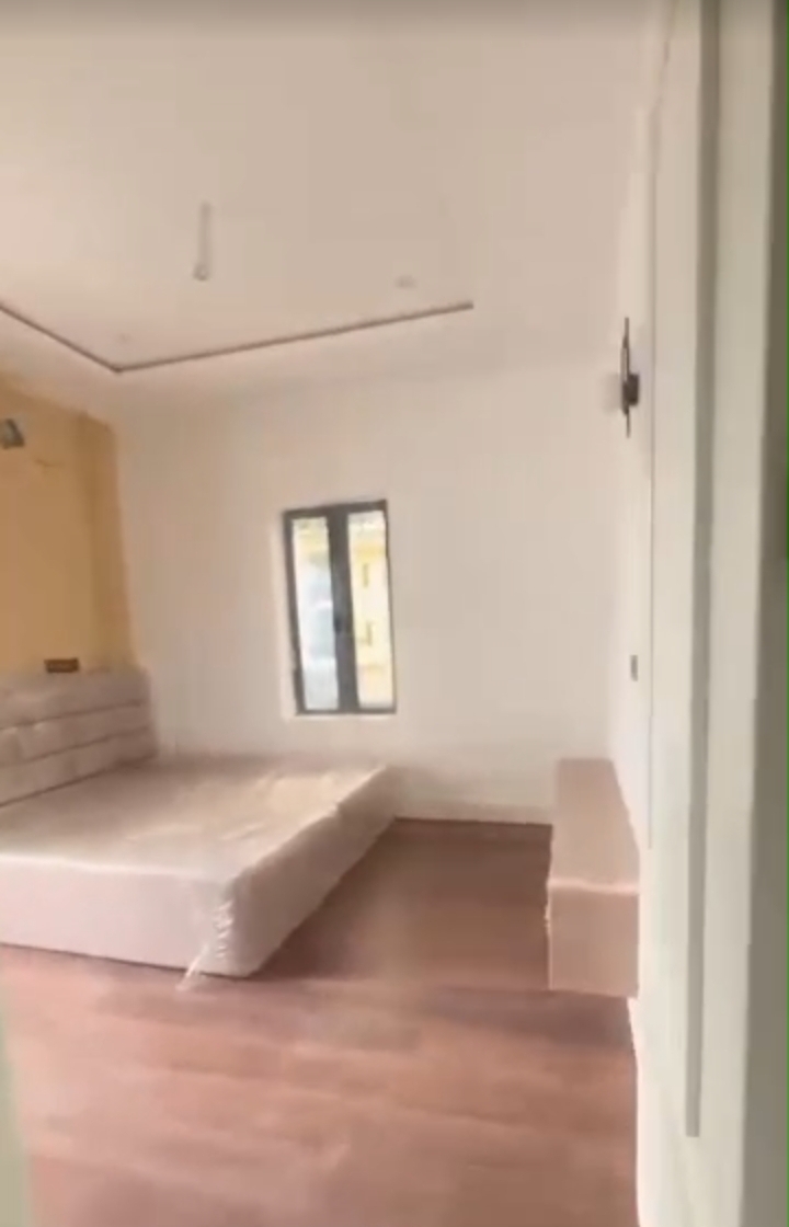 2 Bedroom Flat for Sale in GRA Phase 3, Rivers - Image 1