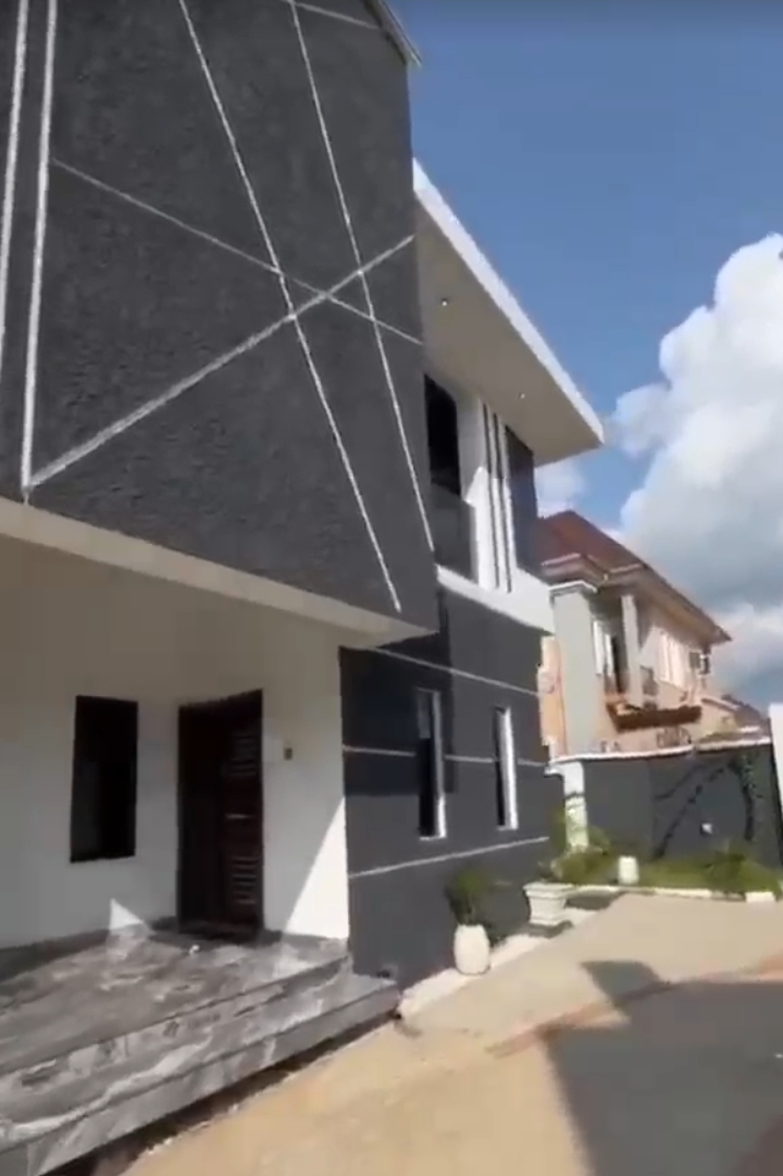 Duplex for Sale in Centenary City, Enugu - Image 2