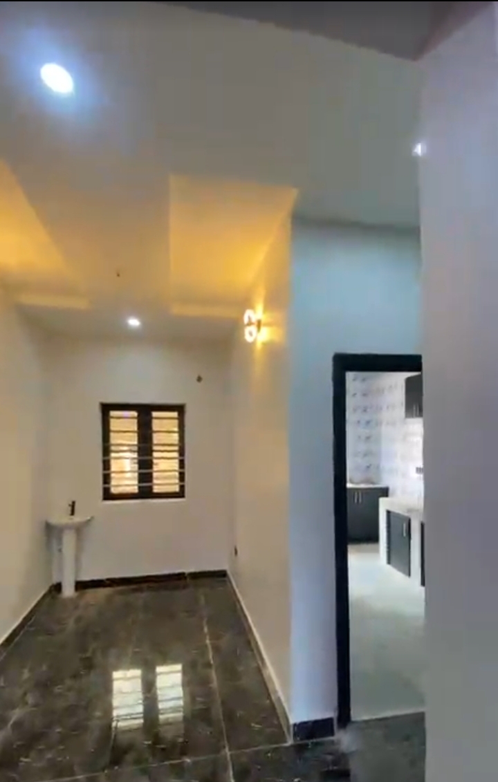 2 Bedroom Flat for Sale in EMENE, Enugu - Image 4