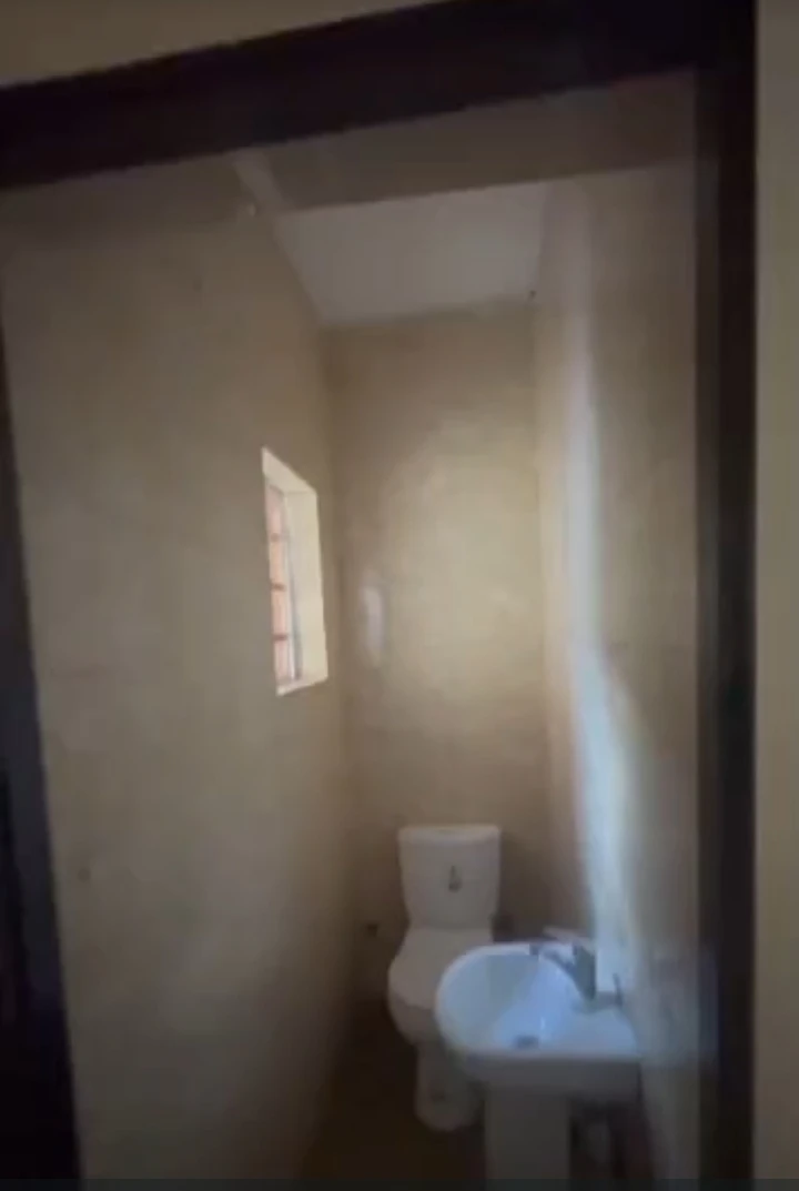 3 Bedroom Flat for Sale in independence layout,, Enugu - Image 2