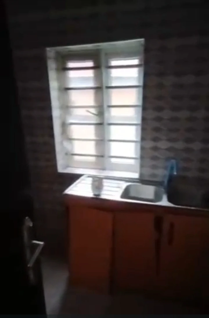 2 Bedroom Flat for Rent in PENOX OLD ROAD, Enugu - Image 4