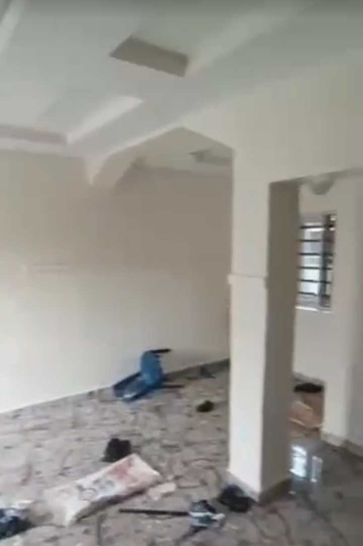 2 Bedroom Flat for Rent in PENOX OLD ROAD, Enugu - Image 3