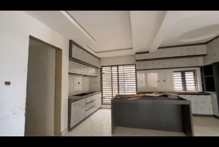 3 Bedroom Flat for Sale in JAHI, Abuja - Image 4