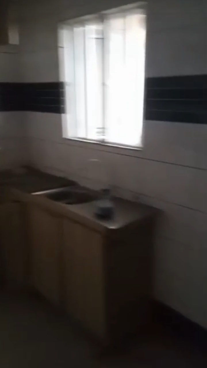 2 Bedroom Flat for Sale in Delta, Delta - Image 3