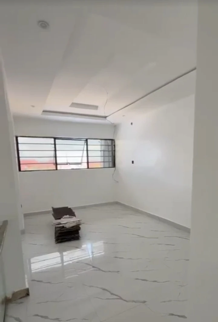 Pent-House for Sale in Almond garden, Rivers - Image 4