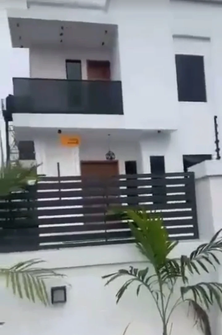 4 Bedroom Flat for Sale in Heliu Estate, Enugu - Image 2