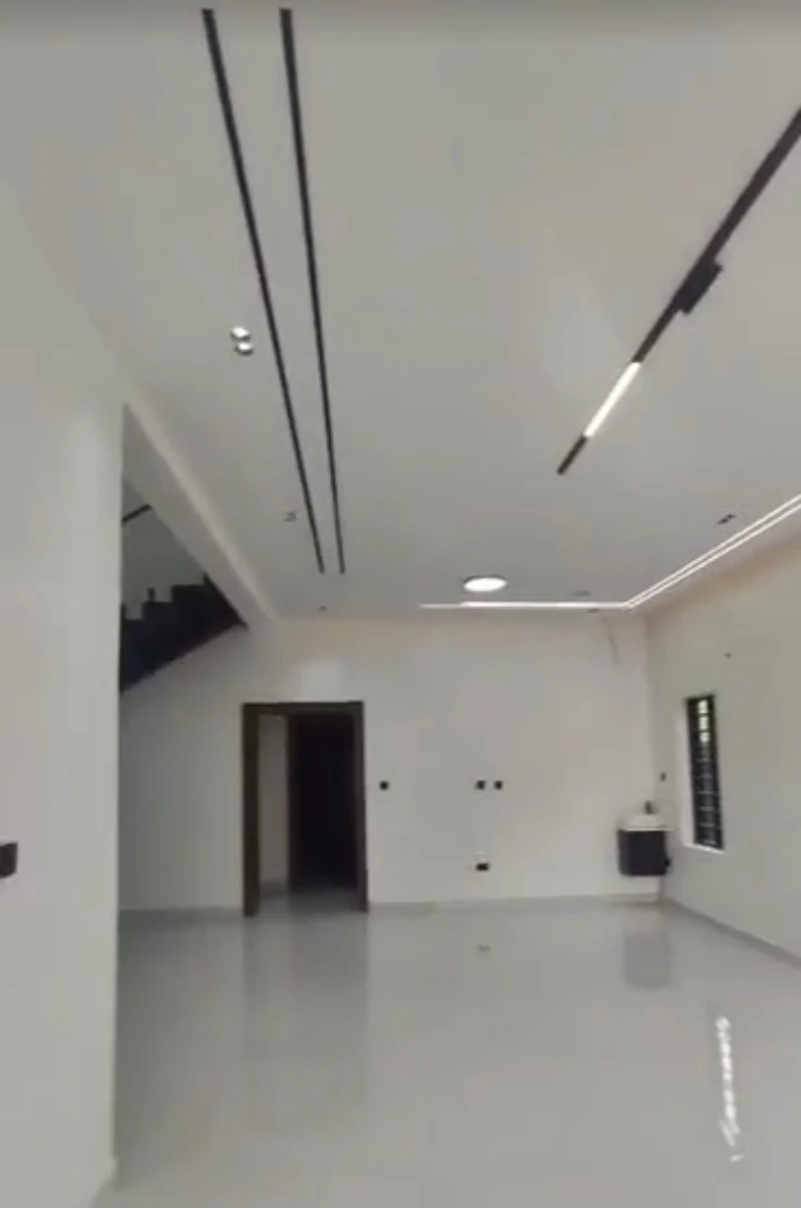 4 Bedroom Flat for Sale in Centenary City, Enugu - Image 4