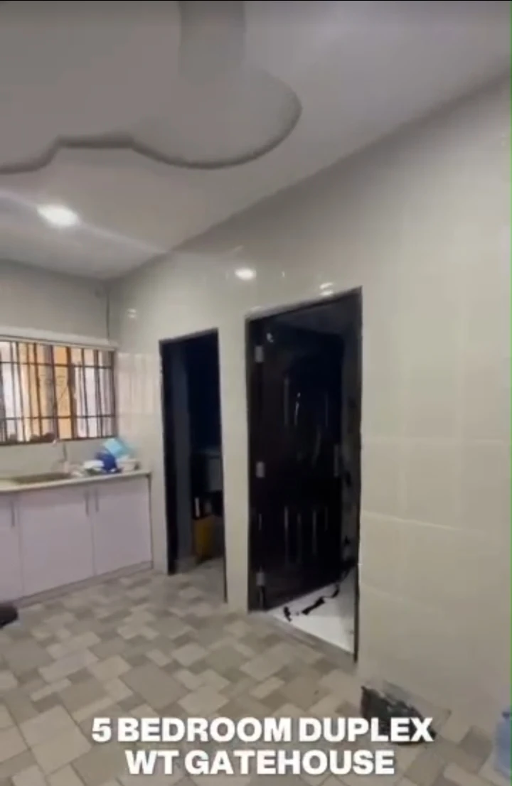 Duplex for Sale in Eneka link road, Rivers - Image 5