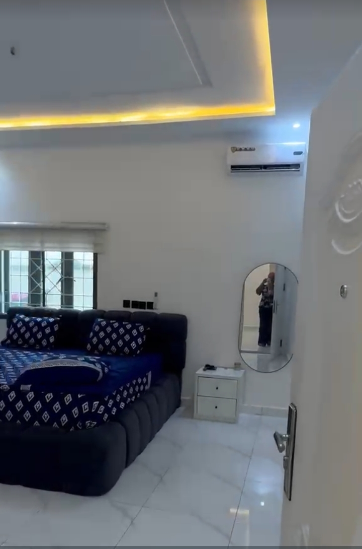 Bungalow for Sale in T-pumpy Estate,, Abuja - Image 4