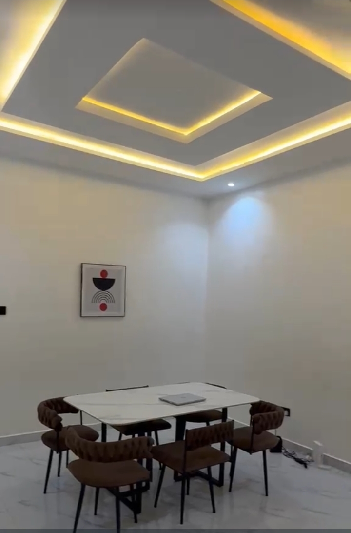 Bungalow for Sale in T-pumpy Estate,, Abuja - Image 2