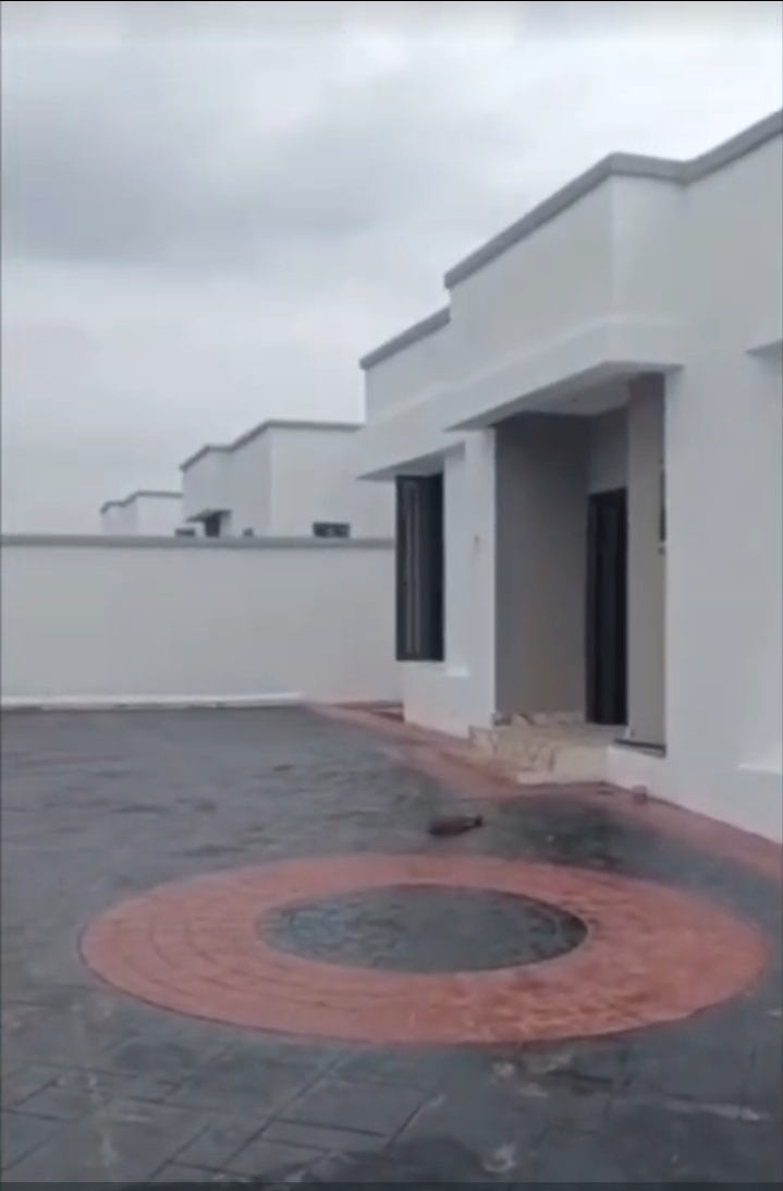 3 Bedroom Flat for Sale in ELIM ESTATE, Enugu - Image 4