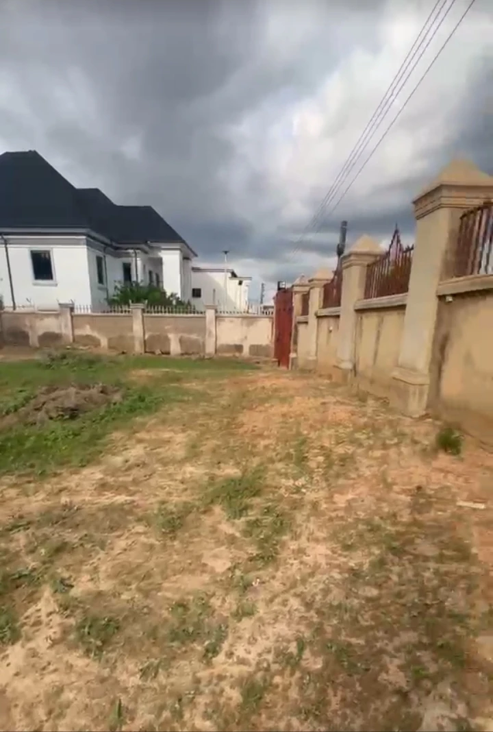 Land for Sale in THINKERS CORNER, Enugu - Image 2