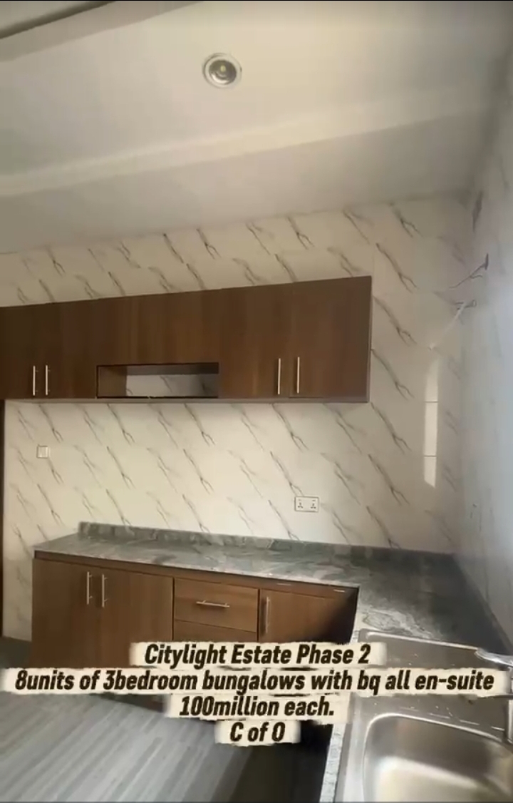 Bungalow for Sale in AIRPORT ROAD, Enugu - Image 3