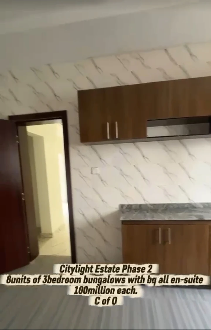 Bungalow for Sale in AIRPORT ROAD, Enugu - Image 2