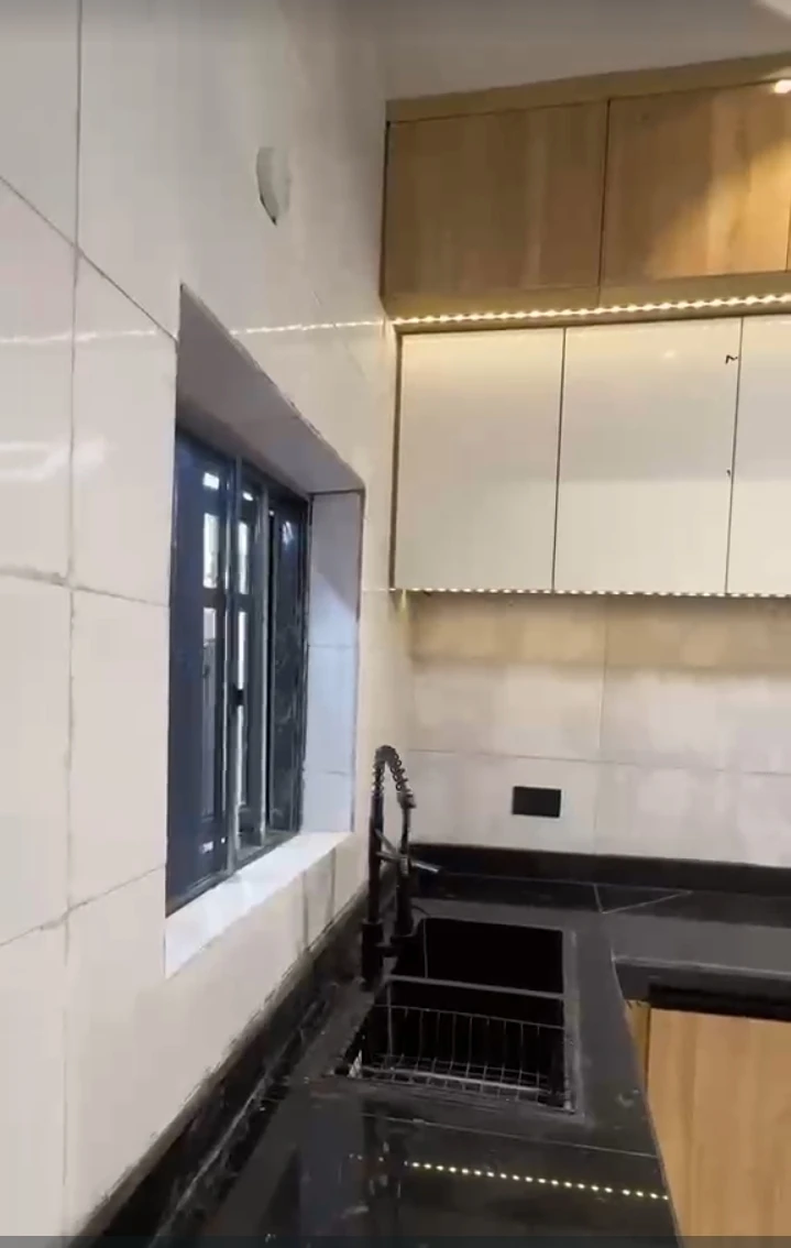 Duplex for Sale in RUMUODOMAYA, Rivers - Image 6