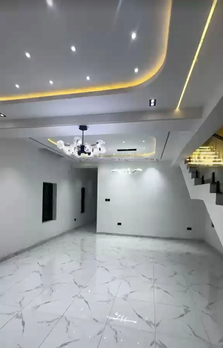 Duplex for Sale in RUMUODOMAYA, Rivers - Image 3