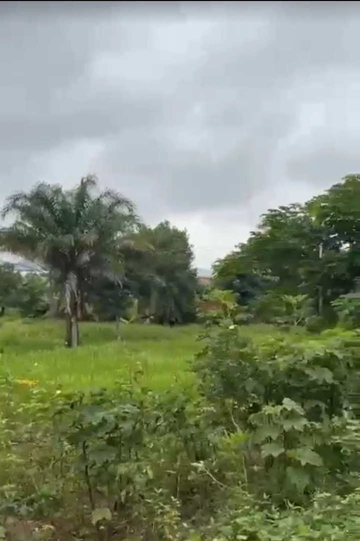 Land for Sale in Dawaki by Kubwa expr, Abuja - Image 1
