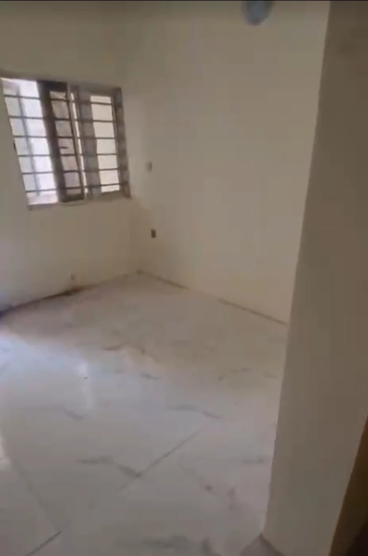 2 Bedroom Flat for Sale in Army checkpoint, Enugu - Image 2