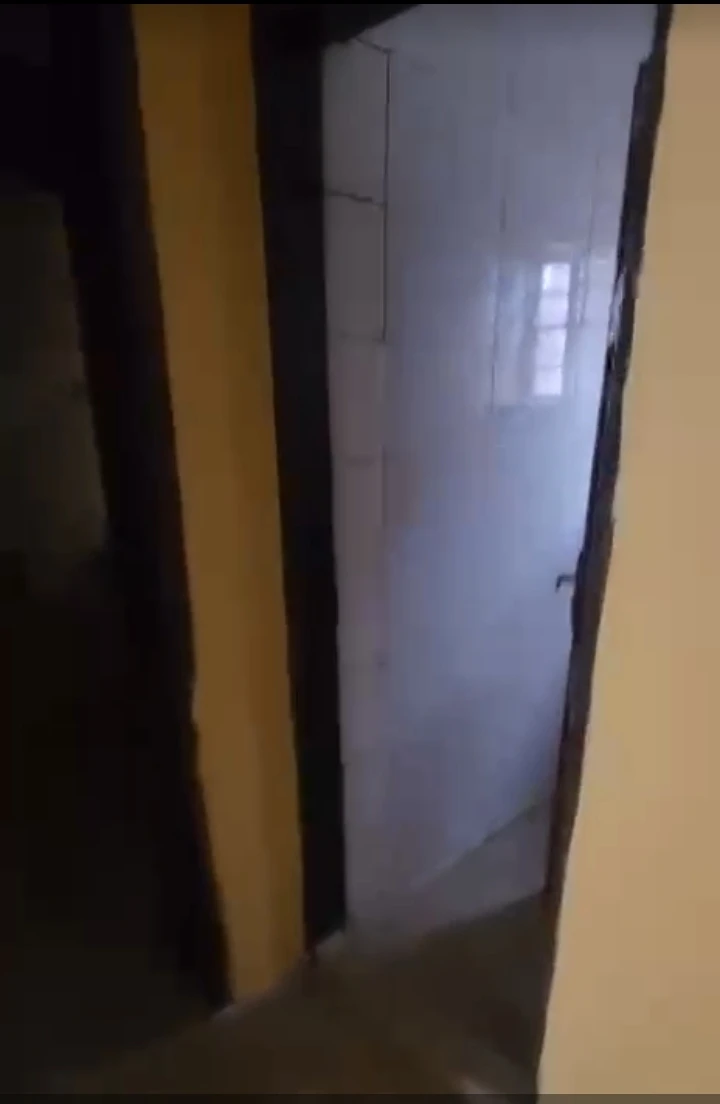 2 Bedroom Flat for Sale in Army checkpoint, Enugu - Image 3