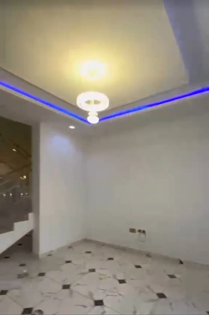 2 Bedroom Flat for Rent in Centenary City, Enugu - Image 4