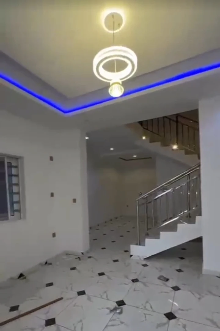 2 Bedroom Flat for Rent in Centenary City, Enugu - Image 5