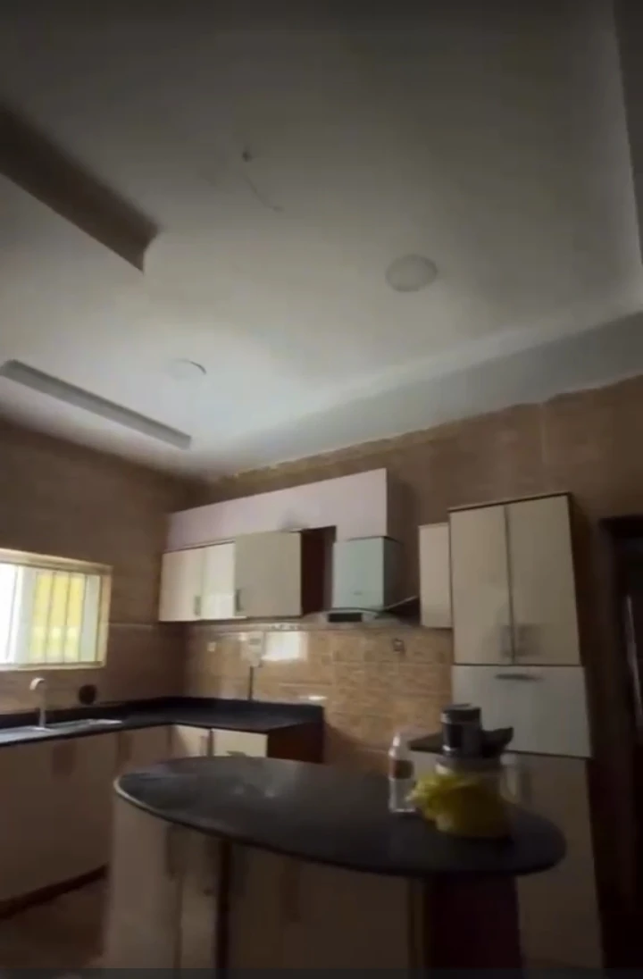 Duplex for Sale in GRA Phase 3, Rivers - Image 6