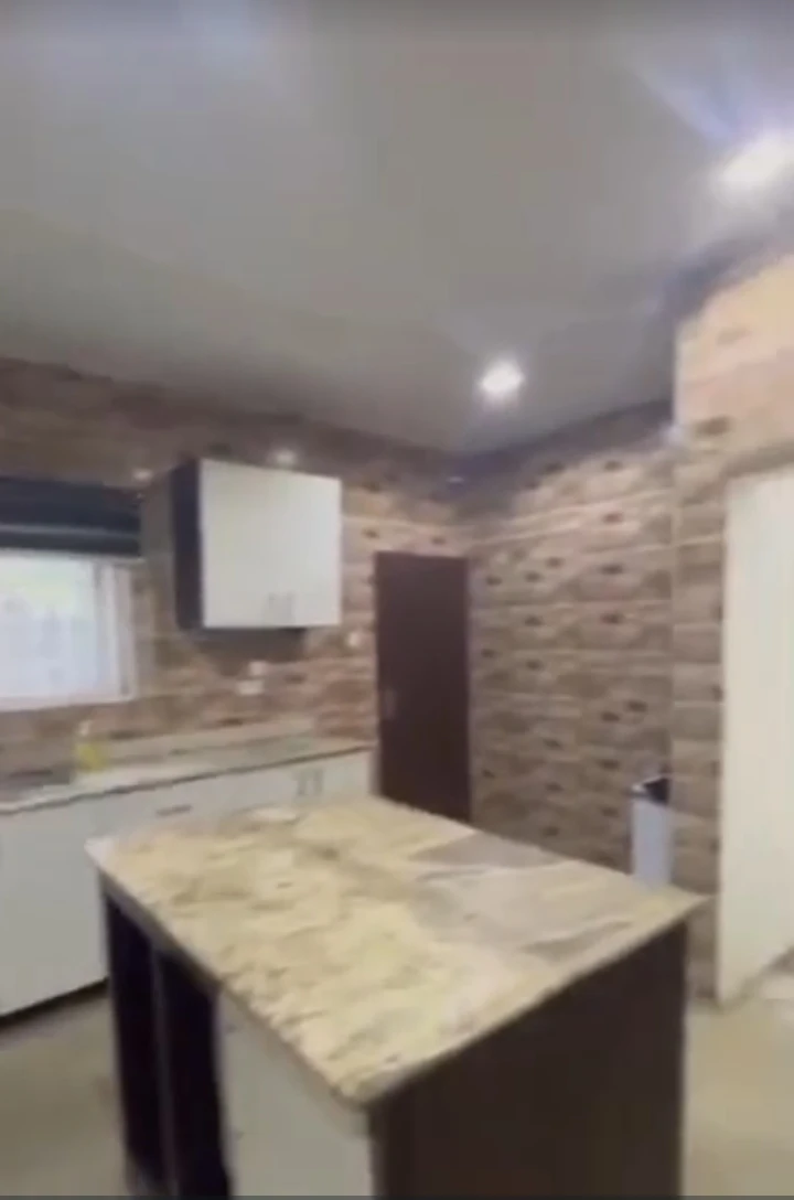 Duplex for Sale in WUYE MAIN, Abuja - Image 5