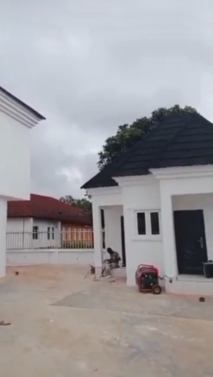3 Bedroom Flat for Sale in Benin, Edo - Image 1
